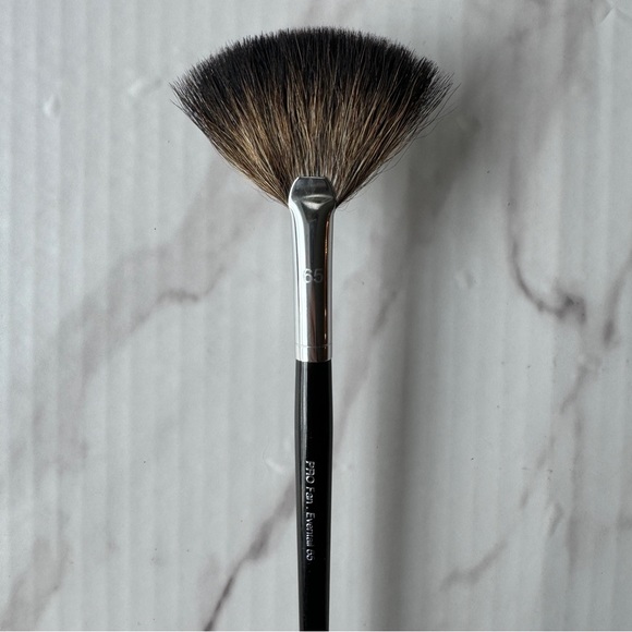 SEPHORA COLLECTION Pro Fan Brush #65 - Picture 10 of 10
